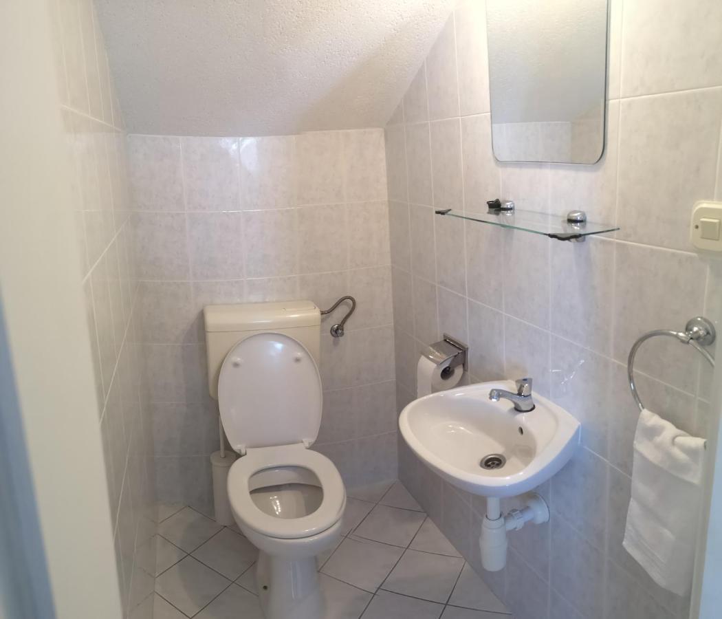 Vila Jadran Omiš Exteriör bild