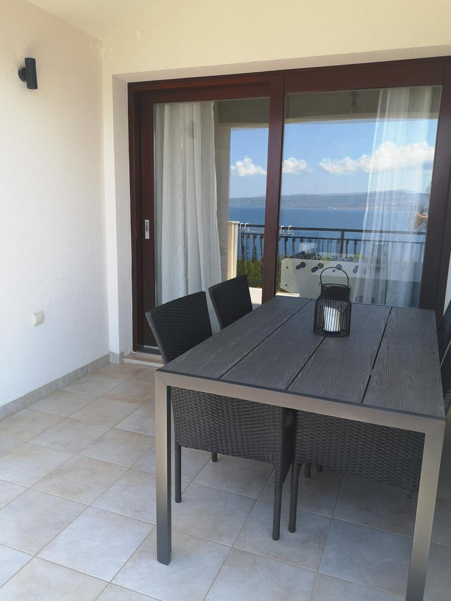 Vila Jadran Omiš Exteriör bild